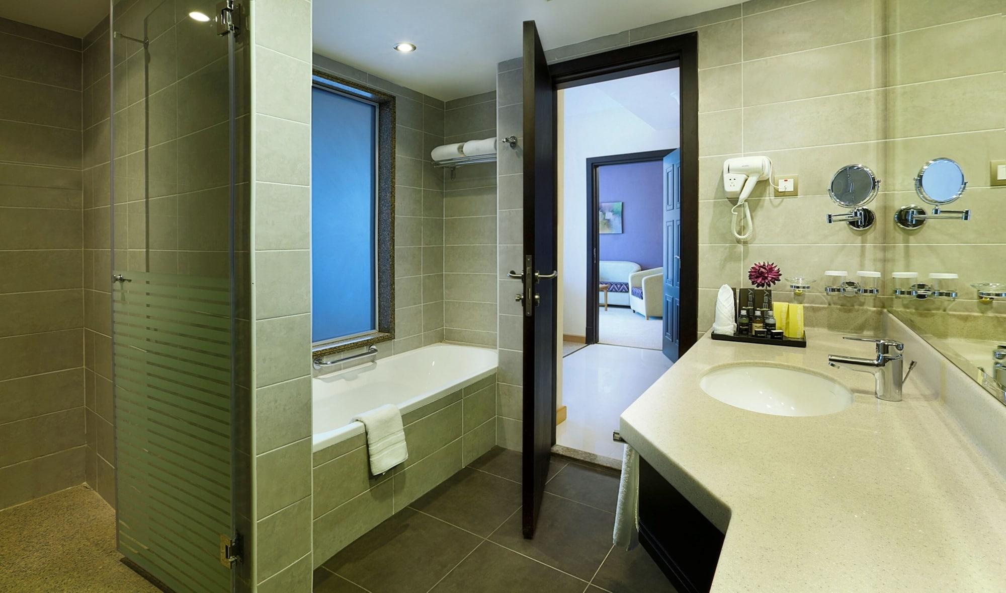 Armada Avenue Hotel - formerly Armada BlueBay Hotel Dubai Bagian luar foto